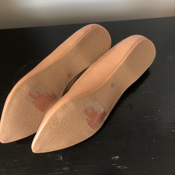 Tan flat shoes - Picture 3 of 5